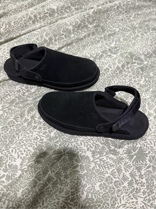 UGG Other - UGG Big Kids Goldenstar Clog
